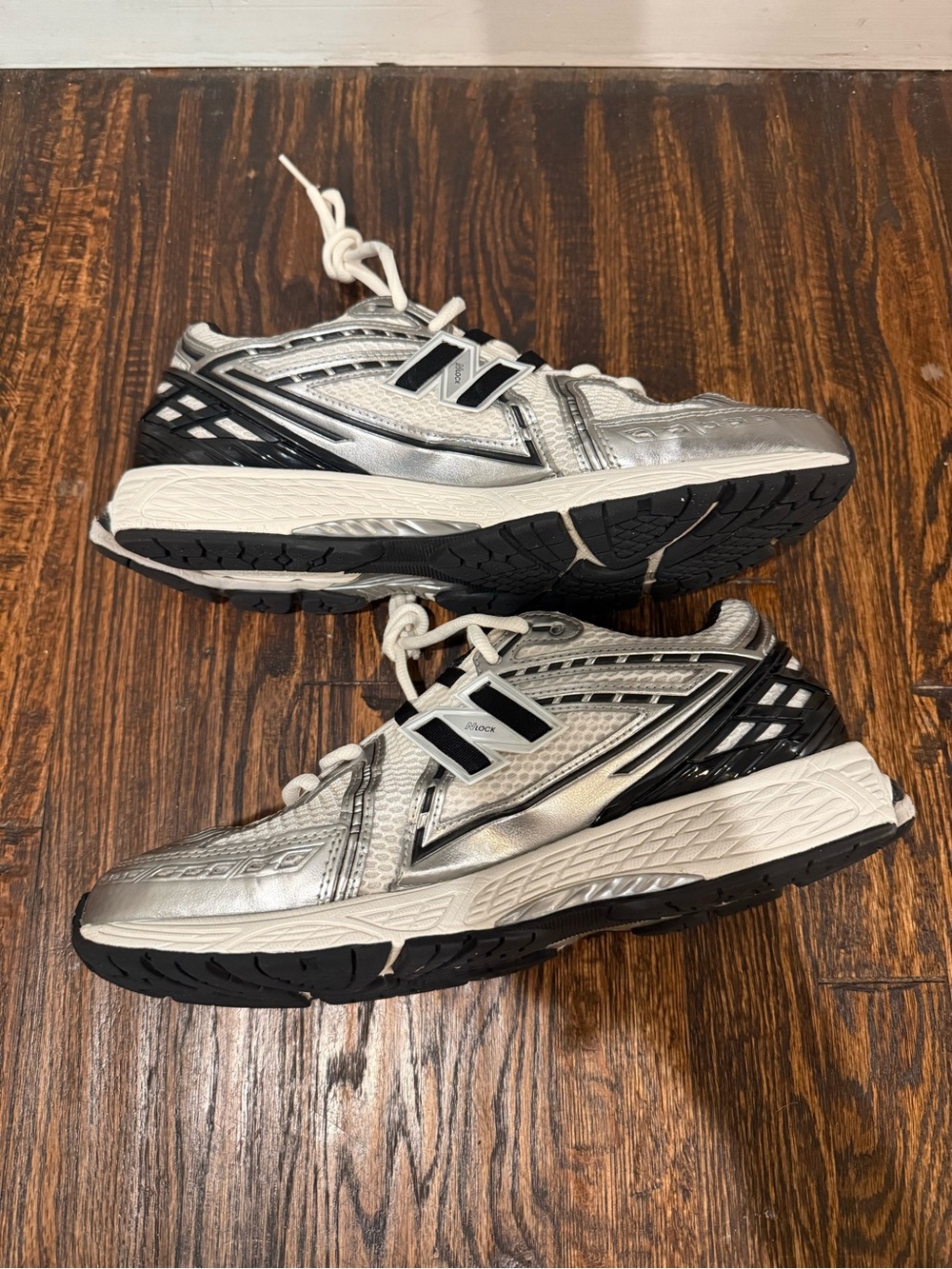 New Balance 1906R - Silver metallic Black Athletic Sneakers Size 12M/13.5W - Picture 8 of 10